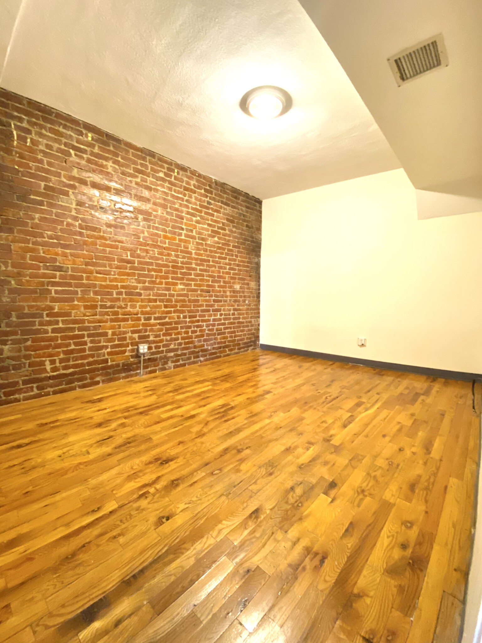 3 bed, 1 bath apartment for rent at 840 Huntington Ave Unit 2, Mission Hill — photo 7 of 9