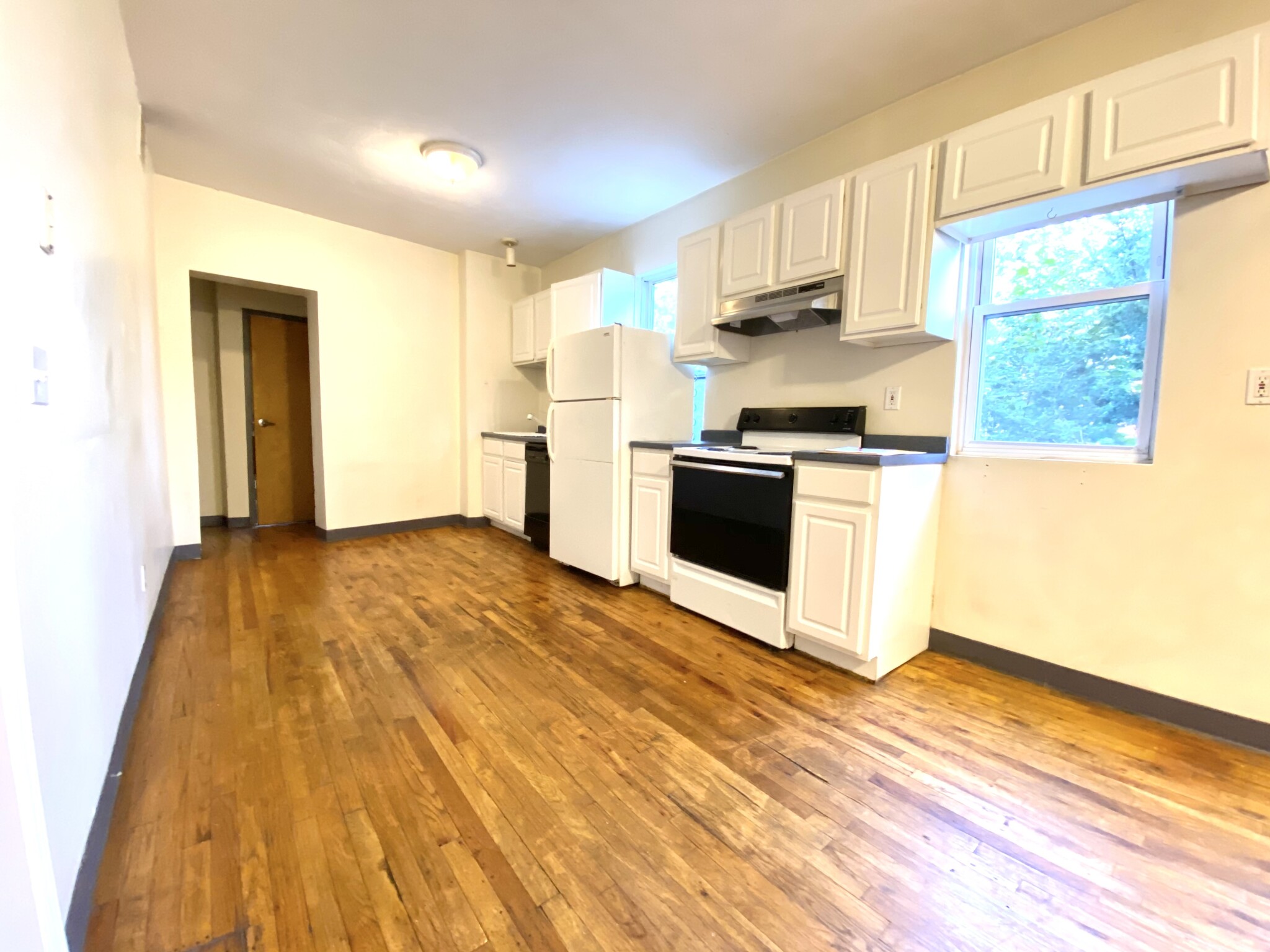 3 bed, 1 bath apartment for rent at 840 Huntington Ave Unit 2, Mission Hill — photo 8 of 9