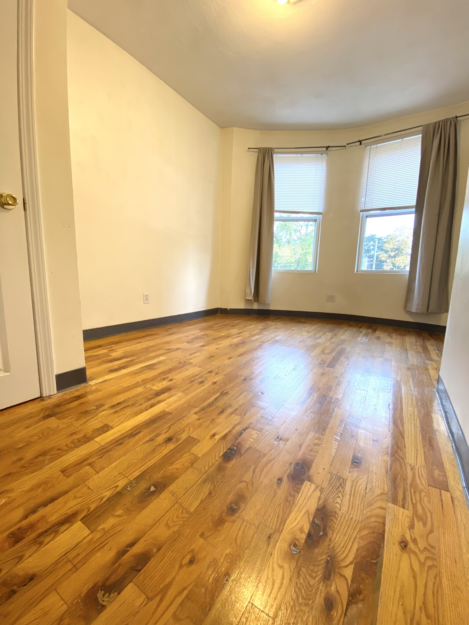 3 bed, 1 bath apartment for rent at 840 Huntington Ave Unit 2, Mission Hill — photo 2 of 9