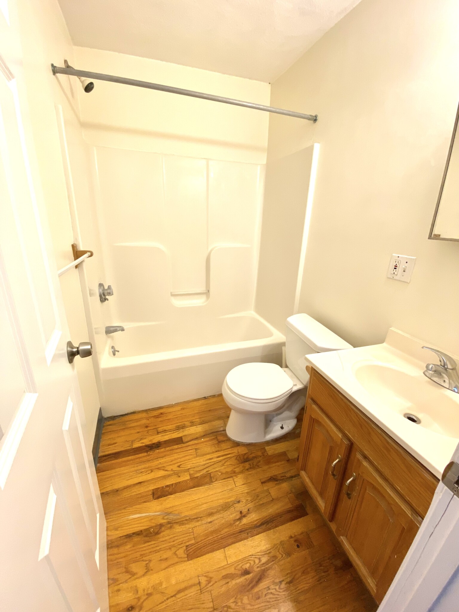 3 bed, 1 bath apartment for rent at 840 Huntington Ave Unit 3, Mission Hill — photo 8 of 8