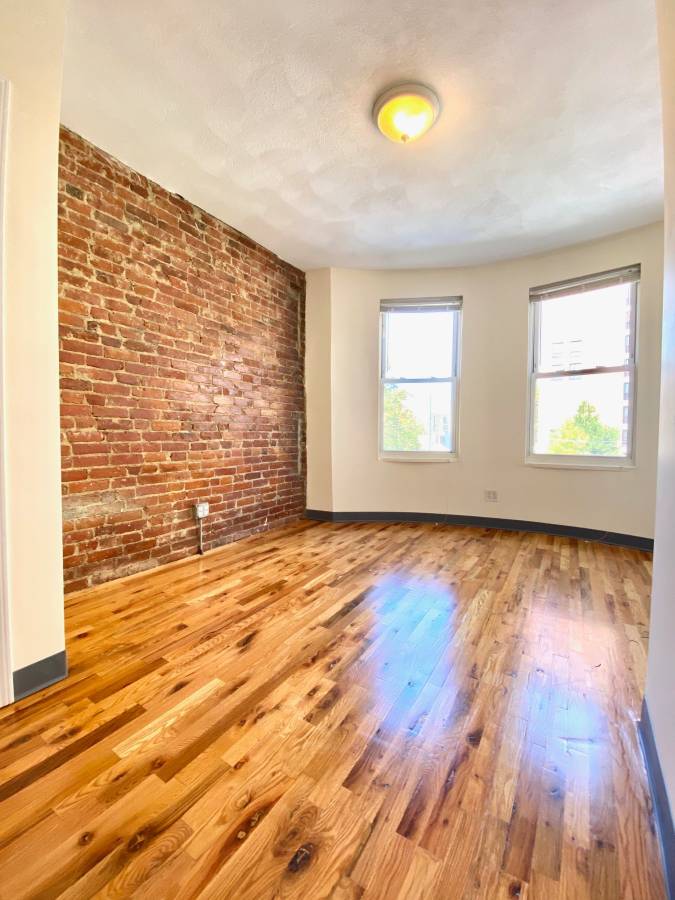 3 bed, 1 bath apartment for rent at 840 Huntington Ave Unit 3, Mission Hill — photo 4 of 8