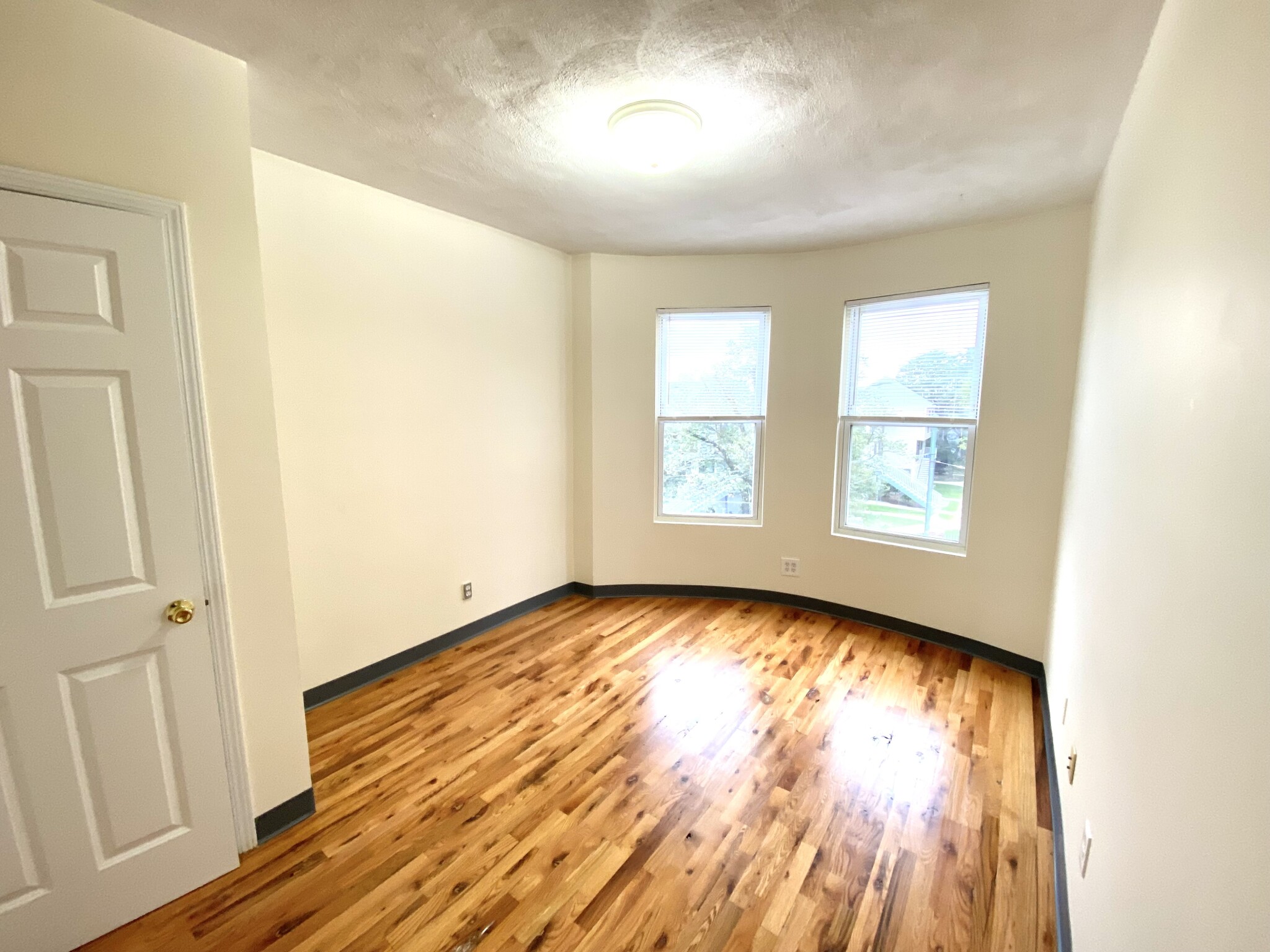 3 bed, 1 bath apartment for rent at 840 Huntington Ave Unit 3, Mission Hill — photo 6 of 8