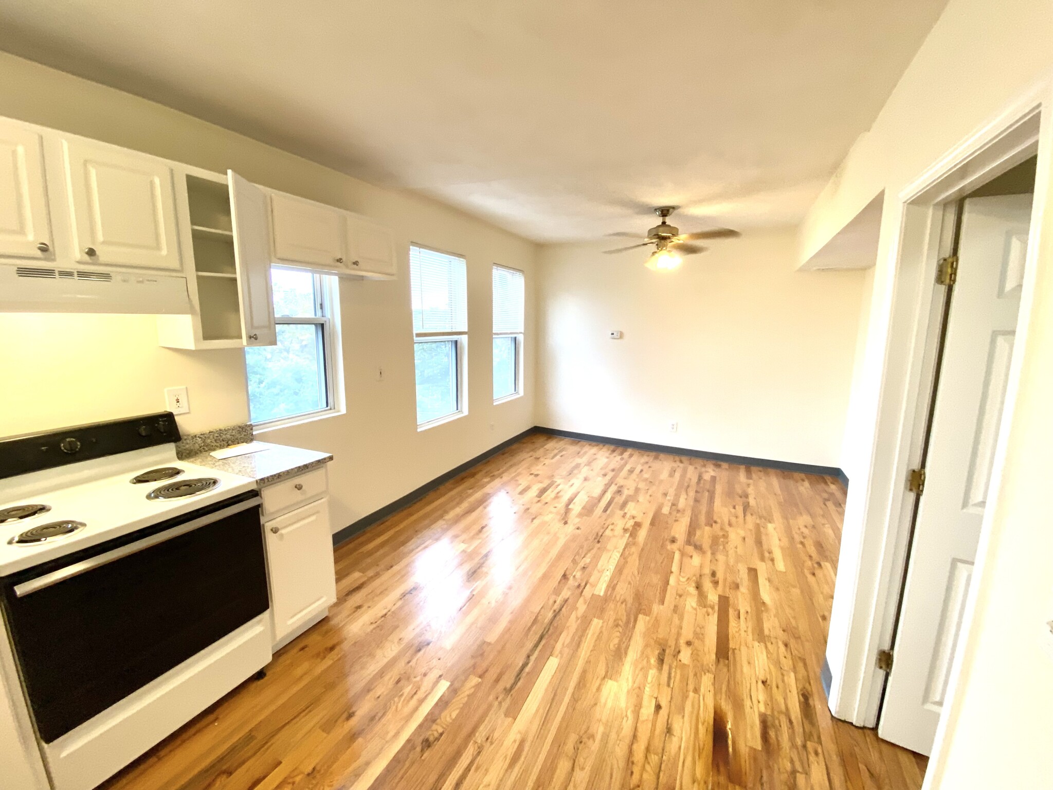 3 bed, 1 bath apartment for rent at 840 Huntington Ave Unit 3, Mission Hill — photo 3 of 8