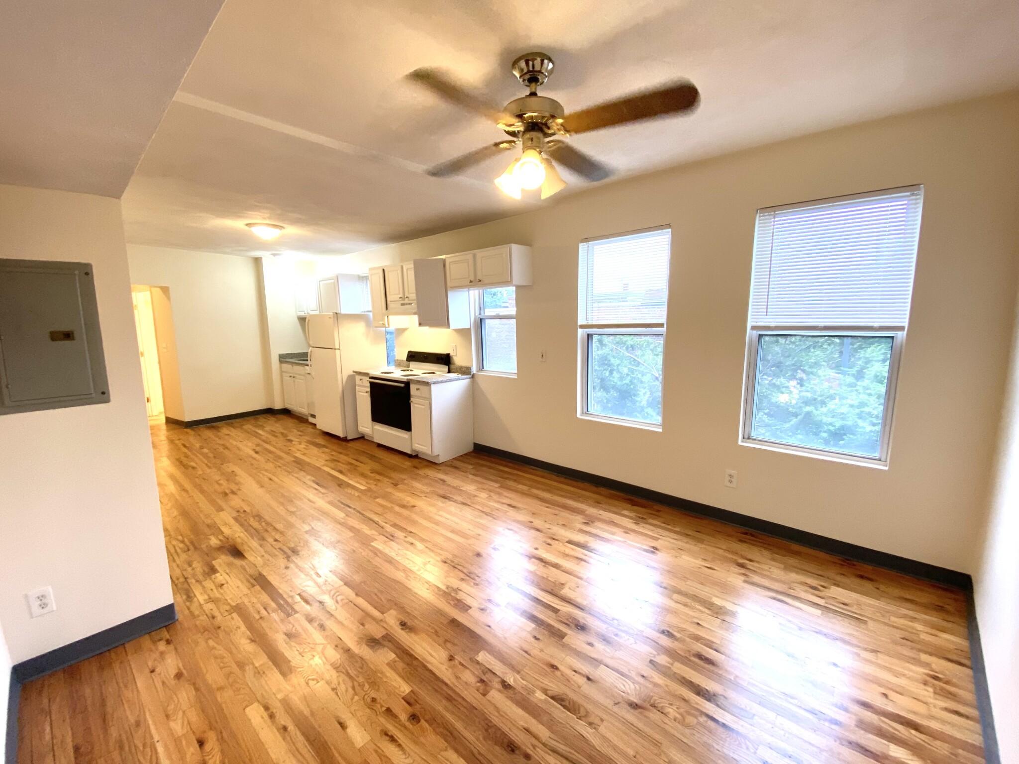3 bed, 1 bath apartment for rent at 840 Huntington Ave Unit 3, Mission Hill — photo 1 of 8