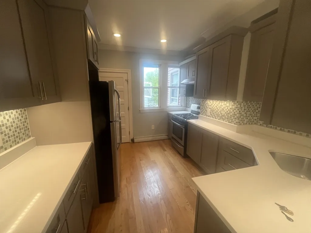 2 bed, 1 bath apartment for rent at 841 Dorchester Ave Unit 2, Dorchester — photo 5 of 26