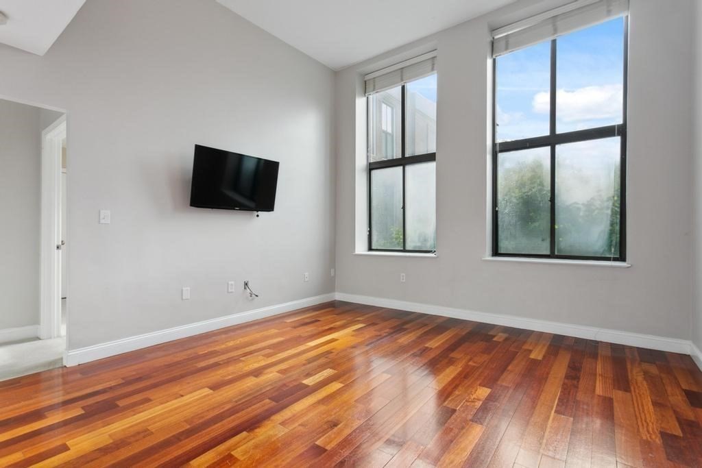 2 bed, 1 bath apartment for rent at 841 Parker St Unit 205, Mission Hill — photo 3 of 27
