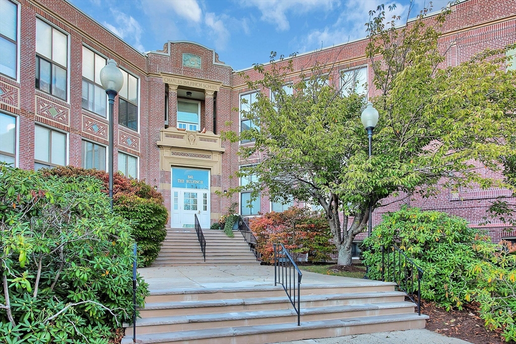 2 bed, 1 bath apartment for rent at 841 Parker St Unit 205, Mission Hill — photo 1 of 27