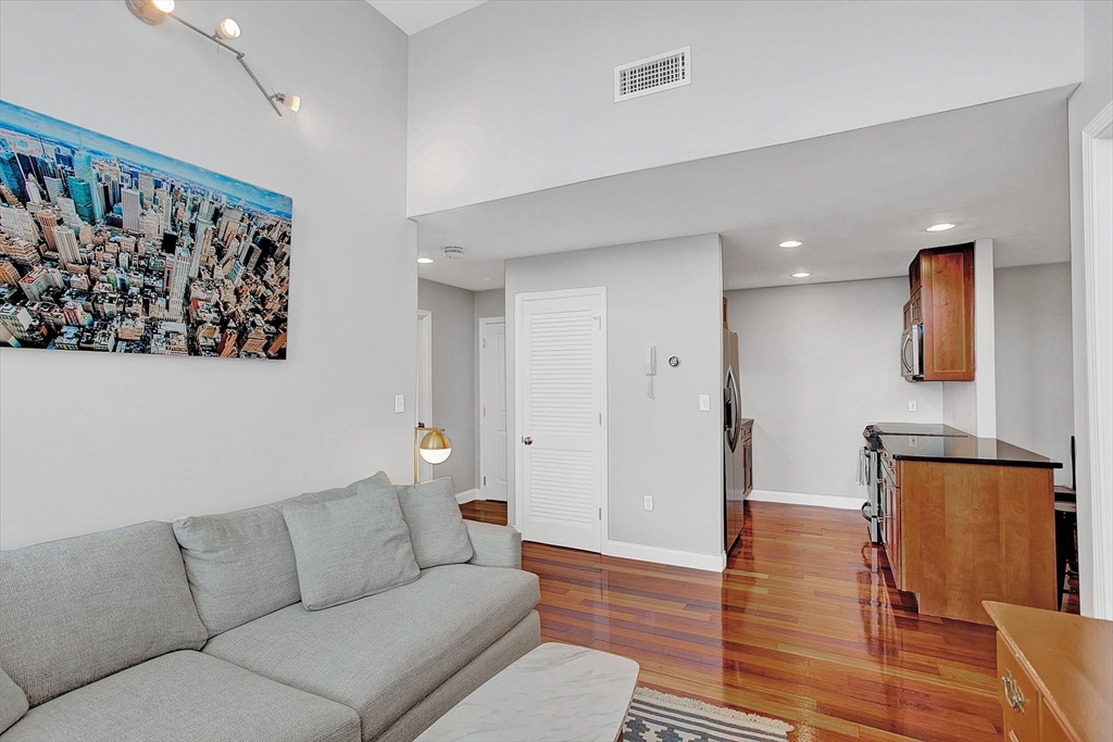 2 bed, 1 bath apartment for rent at 841 Parker St Unit 206, Mission Hill — photo 4 of 20