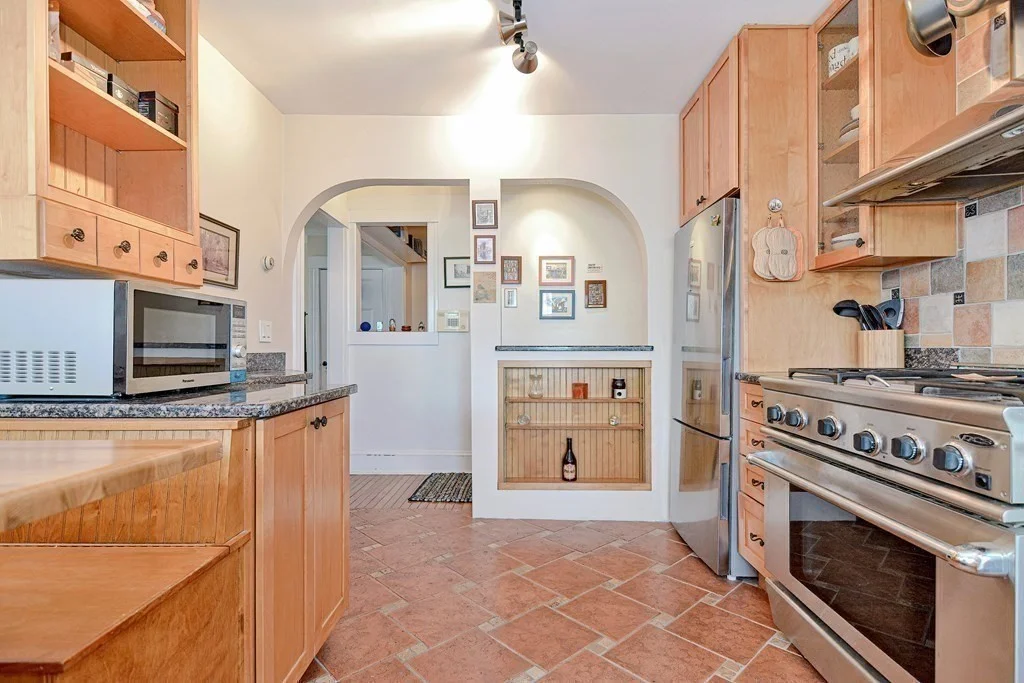 1 bed, 1 bath apartment for rent at 842 Nantasket Ave Unit 5, The Alphabets — photo 3 of 27