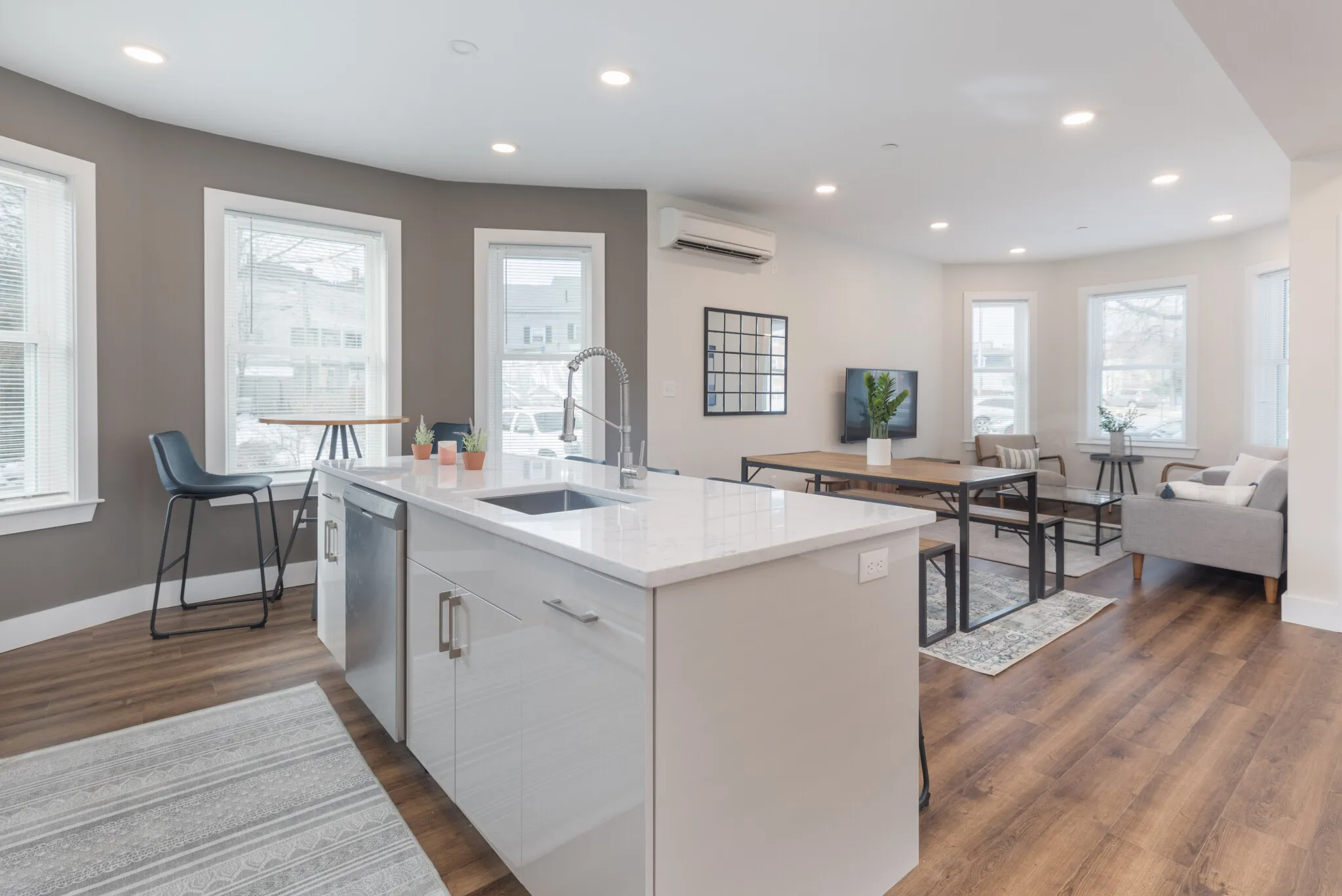 5 bed, 4+ bath apartment for rent at 843 Columbia Rd Unit 1, Dorchester — photo 2 of 33