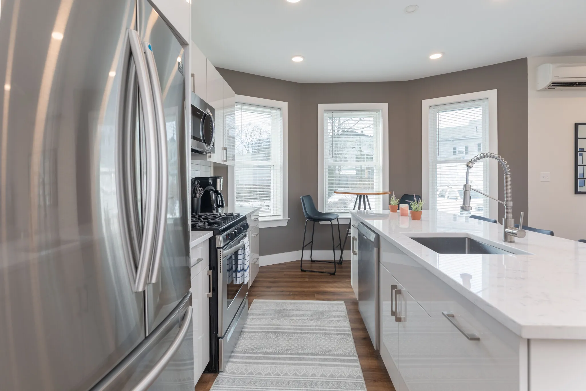 5 bed, 4+ bath apartment for rent at 843 Columbia Rd Unit 1, Dorchester — photo 23 of 33