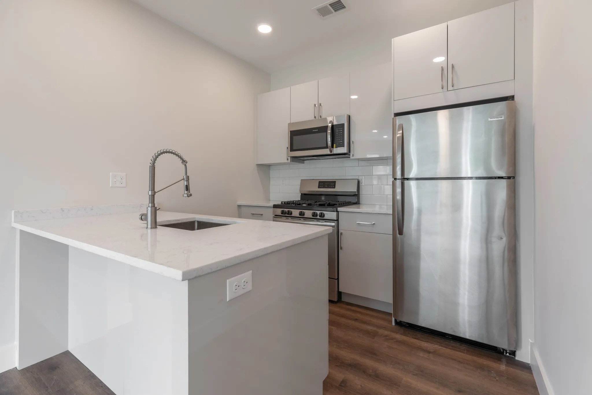 3 bed, 2 bath apartment for rent at 843 Columbia Rd Unit 2, Dorchester — photo 9 of 10