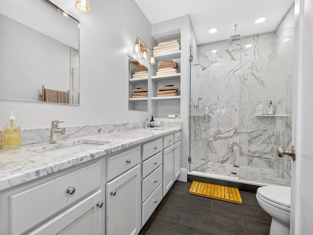 3 bed, 3 bath apartment for rent at 844 E 4th St Unit 2, South Boston — photo 8 of 14