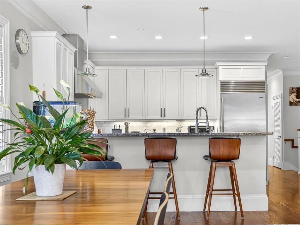3 bed, 3 bath apartment for rent at 844 E 4th St Unit 2, South Boston — photo 6 of 14