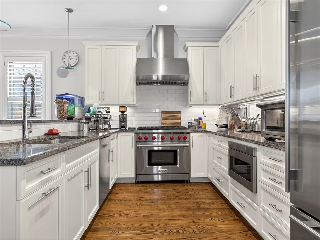 3 bed, 3 bath apartment for rent at 844 E 4th St Unit 2, South Boston — photo 5 of 14