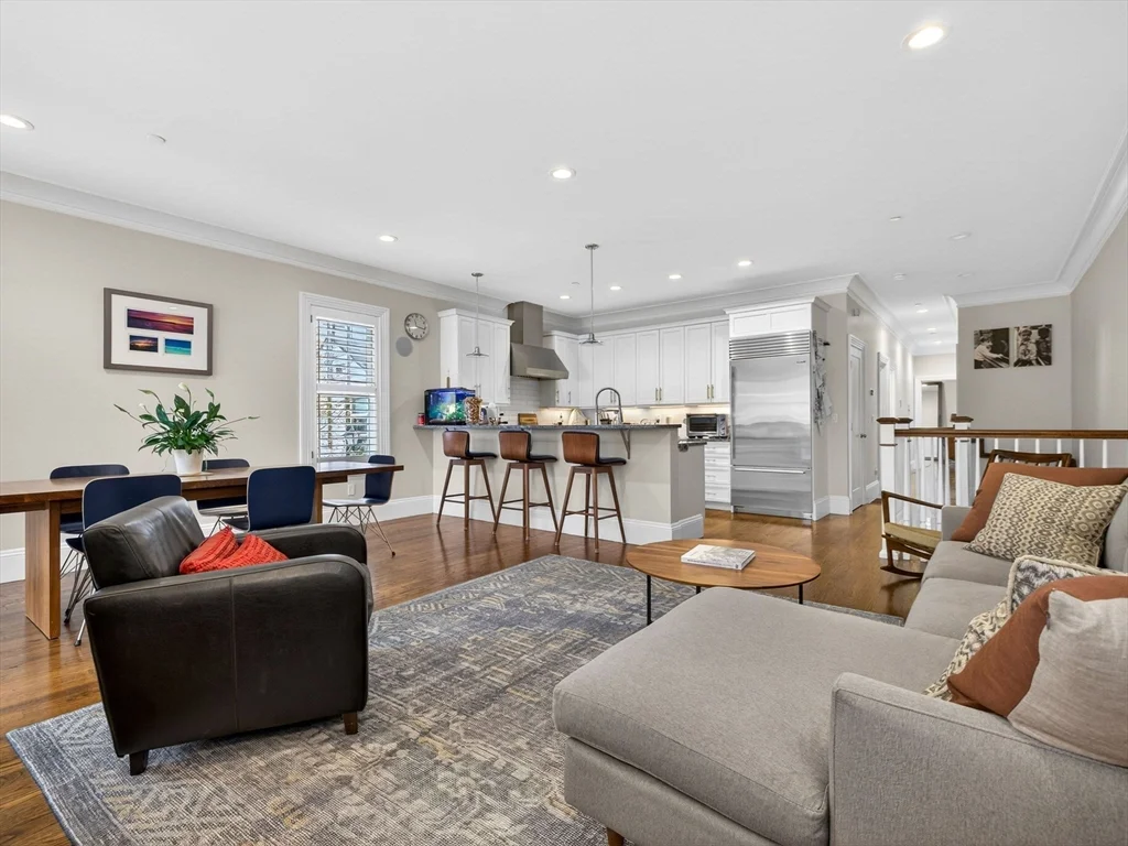 3 bed, 3 bath apartment for rent at 844 E 4th St Unit 2, South Boston — photo 2 of 14