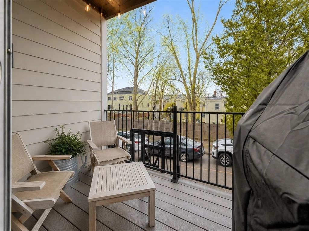3 bed, 3 bath apartment for rent at 844 E 4th St Unit 2, South Boston — photo 4 of 14
