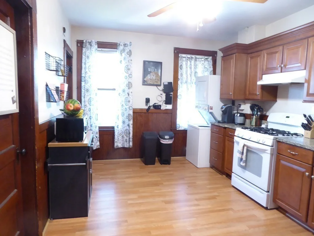 3 bed, 1 bath apartment for rent at 844 East Fifth St Unit 2, South Boston — photo 3 of 8