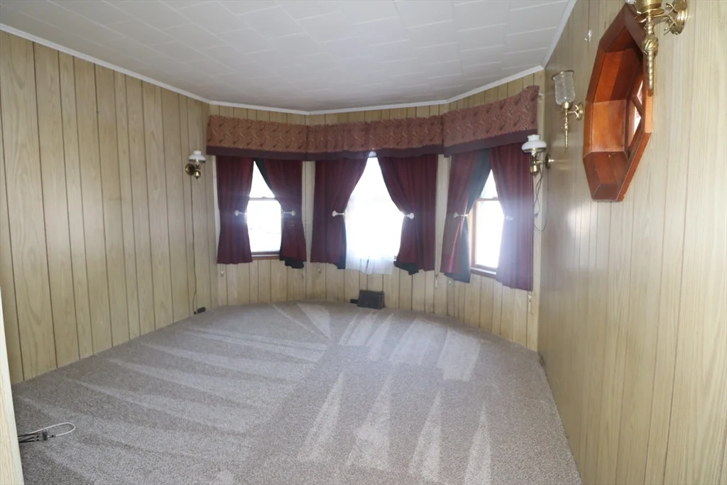 2 bed, 1 bath apartment for rent at 844 Washington St, Weymouth — photo 3 of 14