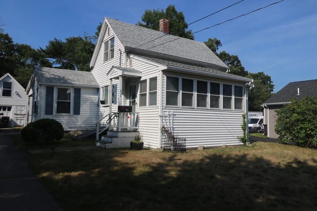 2 bed, 1 bath apartment for rent at 844 Washington St, Weymouth — photo 2 of 14