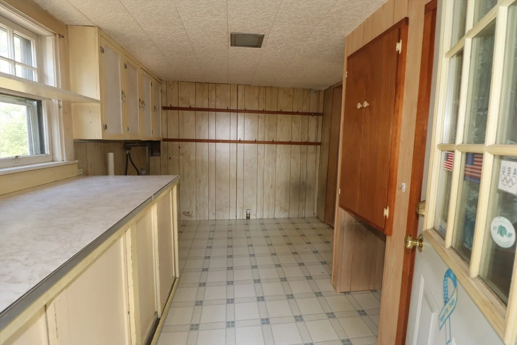 2 bed, 1 bath apartment for rent at 844 Washington St, Weymouth — photo 12 of 14