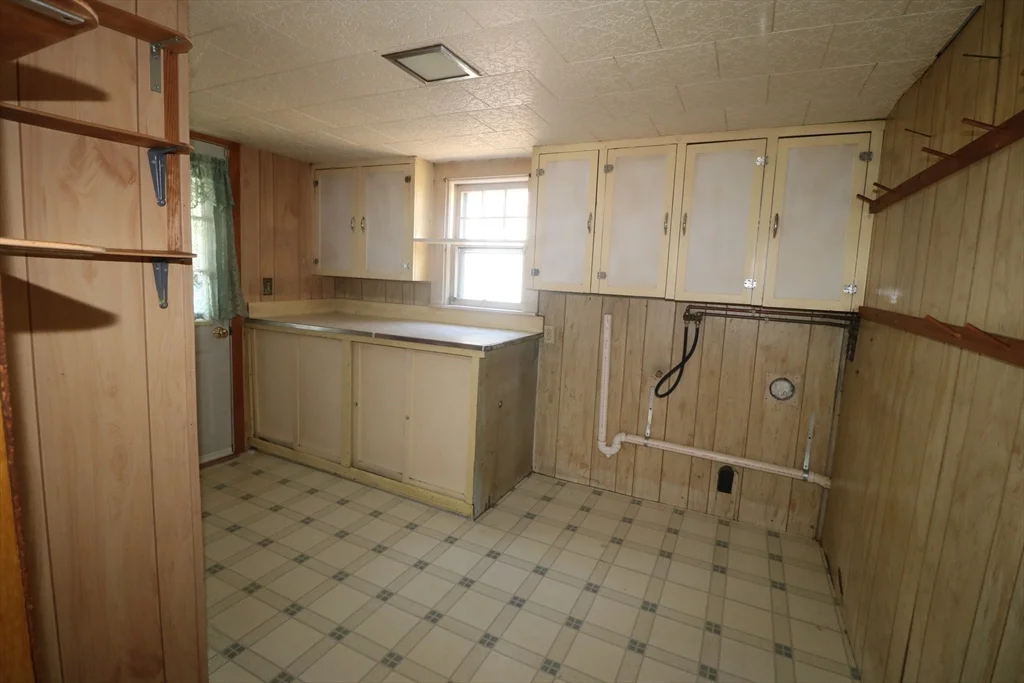 2 bed, 1 bath apartment for rent at 844 Washington St, Weymouth — photo 11 of 14