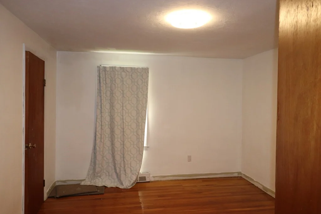 3 bed, 1 bath apartment for rent at 845 Stafford, Leicester — photo 9 of 11
