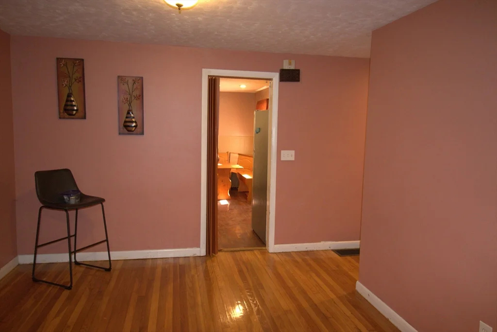 3 bed, 1 bath apartment for rent at 845 Stafford, Leicester — photo 6 of 11