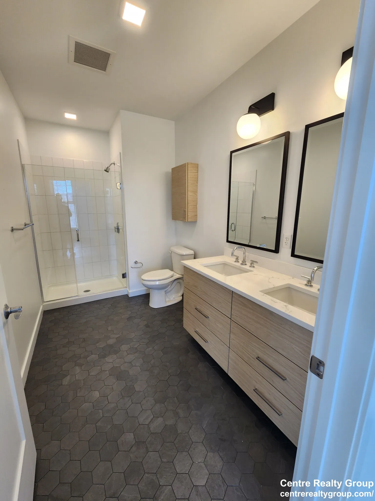2 bed, 2 bath apartment for rent at 845 Washington St Unit 1, Newtonville — photo 6 of 13