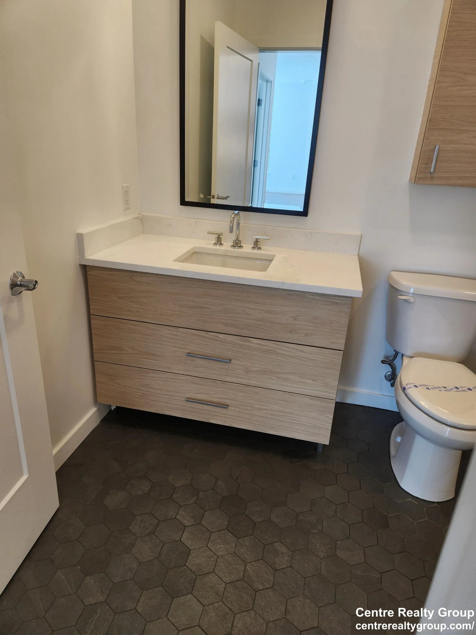 2 bed, 2 bath apartment for rent at 845 Washington St Unit 1, Newtonville — photo 11 of 13