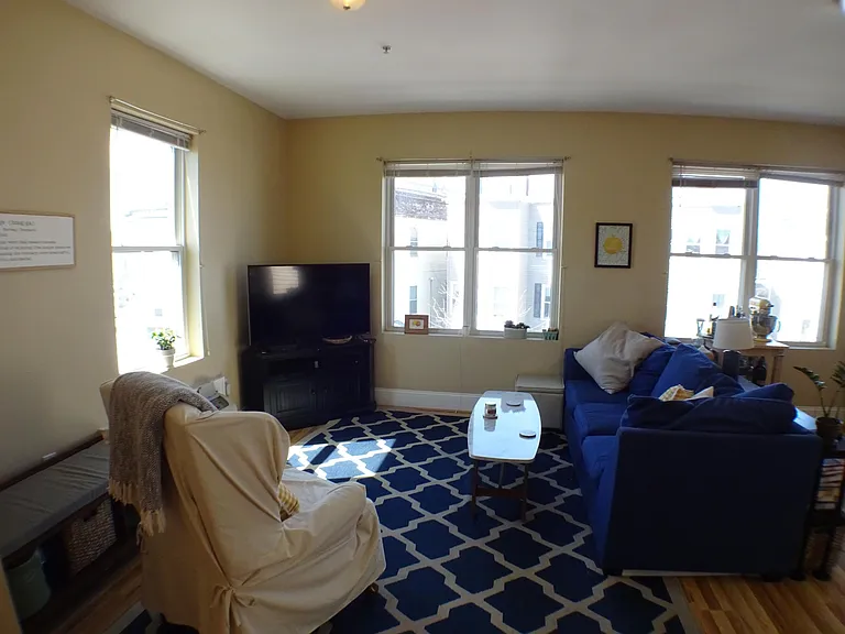 1 bed, 1 bath apartment for rent at 846 Dorchester Ave Unit 3, Dorchester — photo 3 of 6