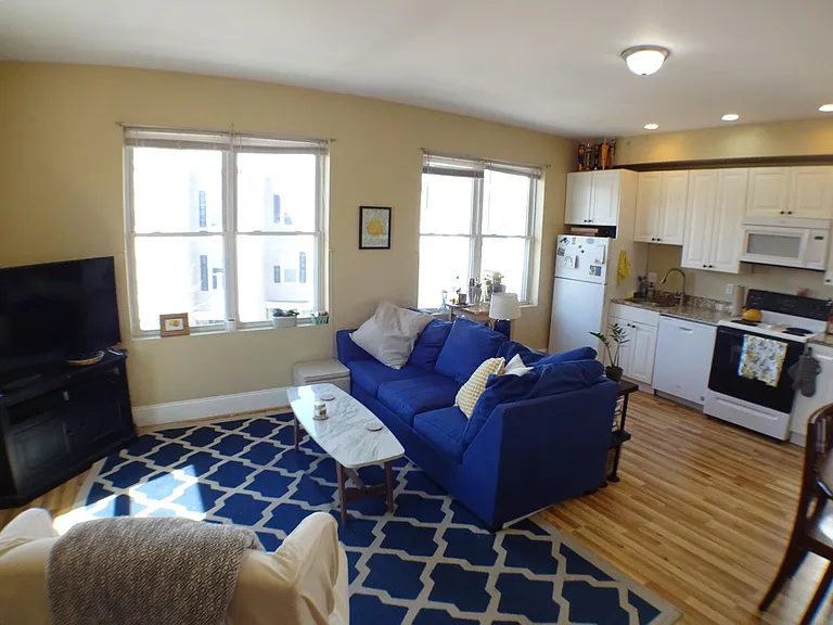1 bed, 1 bath apartment for rent at 846 Dorchester Ave Unit 3, Dorchester — photo 4 of 6