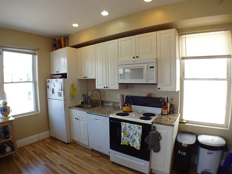 1 bed, 1 bath apartment for rent at 846 Dorchester Ave Unit 3, Dorchester