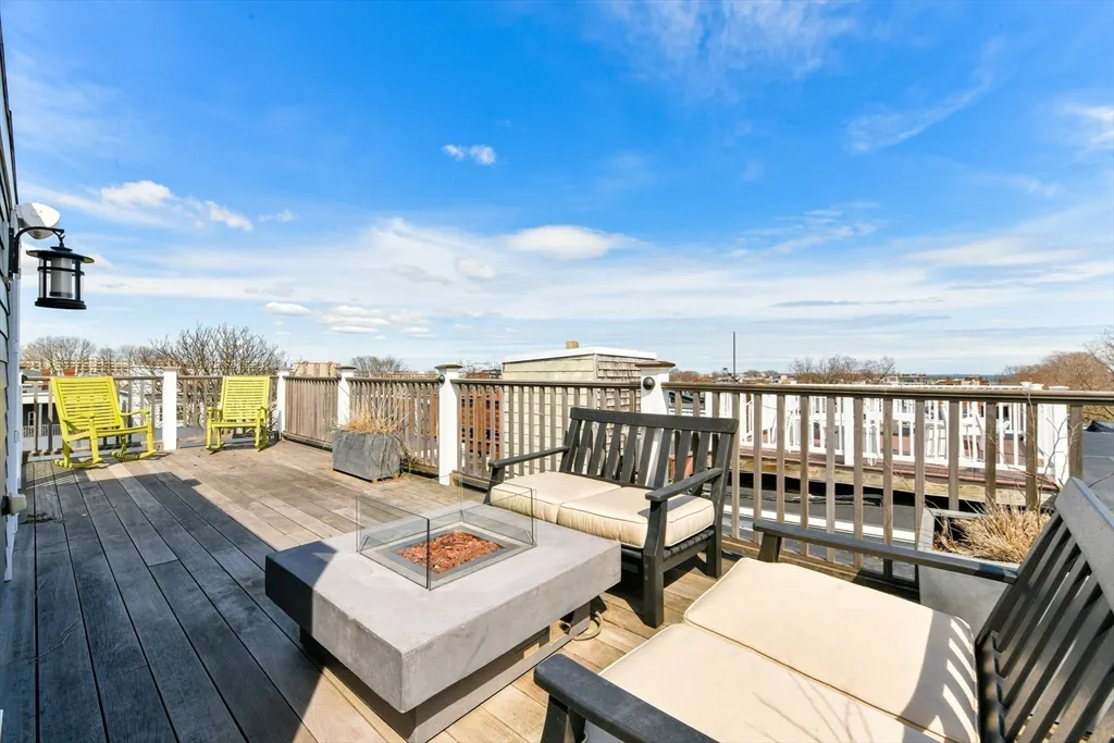 4 bed, 3 bath apartment for rent at 846 East Broadway Unit 2, South Boston — photo 31 of 38