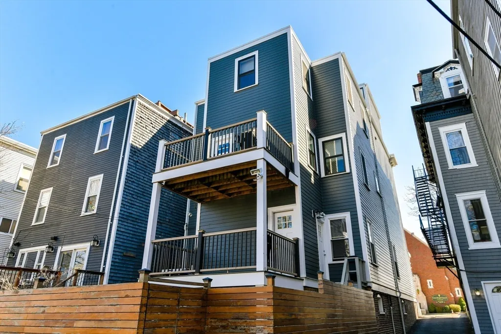 4 bed, 3 bath apartment for rent at 846 East Broadway Unit 2, South Boston — photo 33 of 38