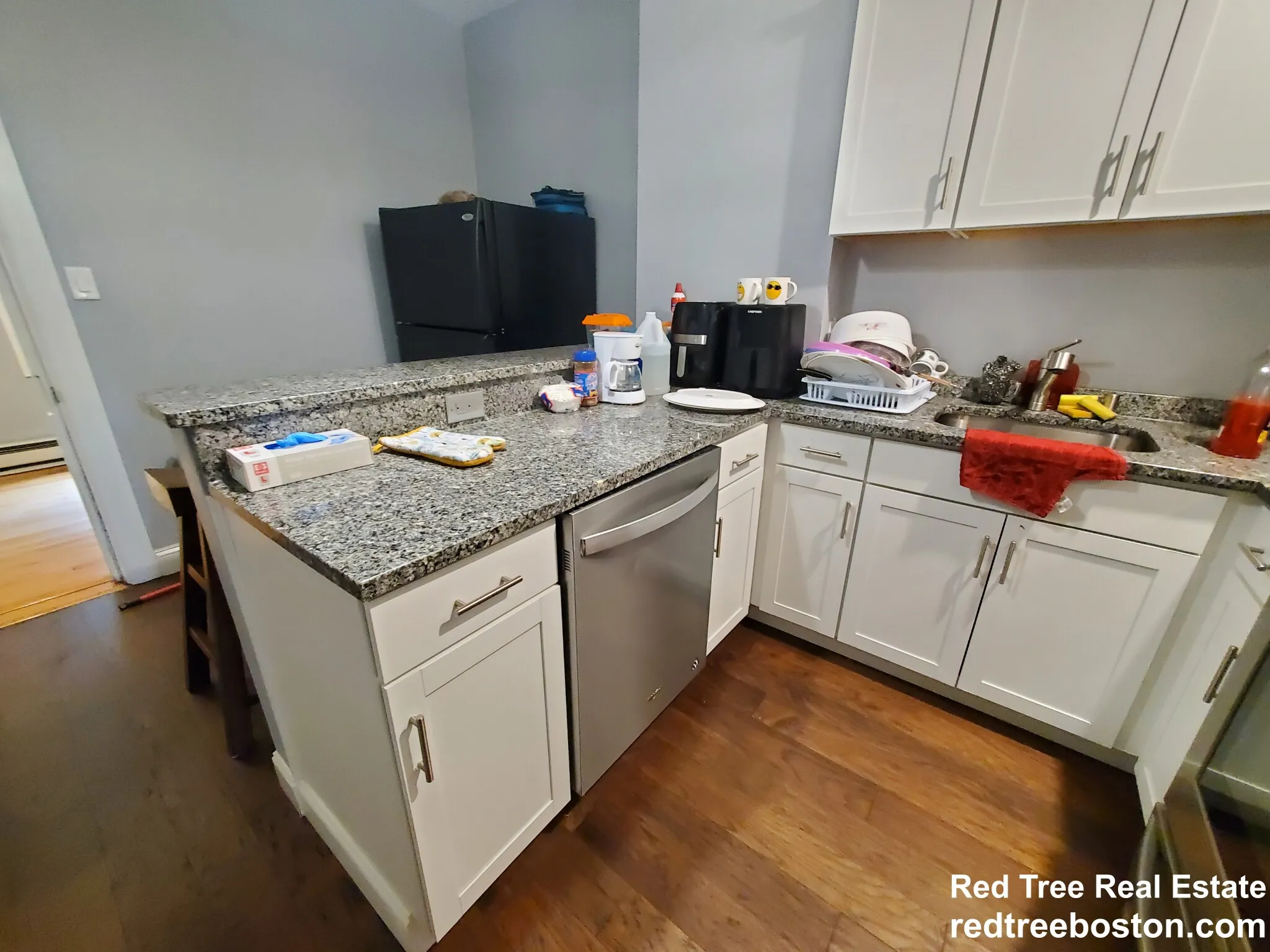 4 bed, 1 bath apartment for rent at 846 Huntington Ave Unit 3, Mission Hill — photo 2 of 14