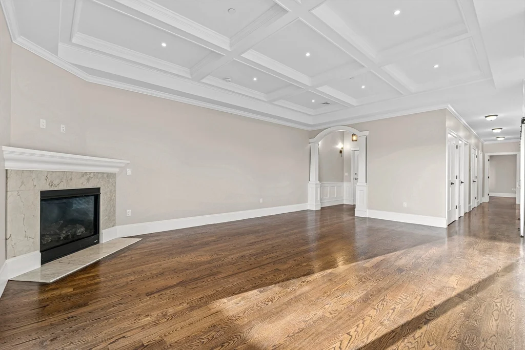 3 bed, 2 bath apartment for rent at 846 Main St Unit 201, Winchester — photo 14 of 22