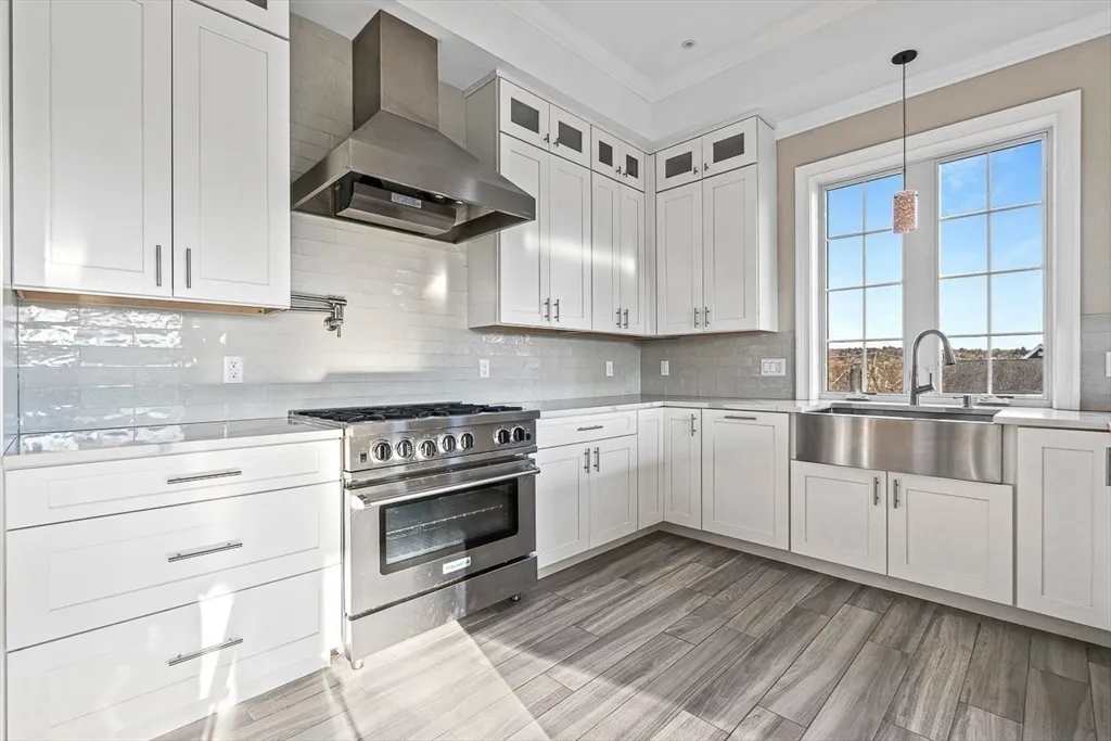 3 bed, 2 bath apartment for rent at 846 Main St Unit 3, Winchester — photo 25 of 36