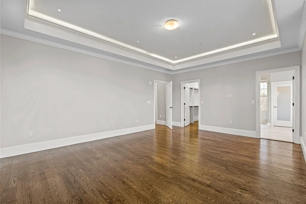 3 bed, 2 bath apartment for rent at 846 Main St Unit 3, Winchester — photo 9 of 36