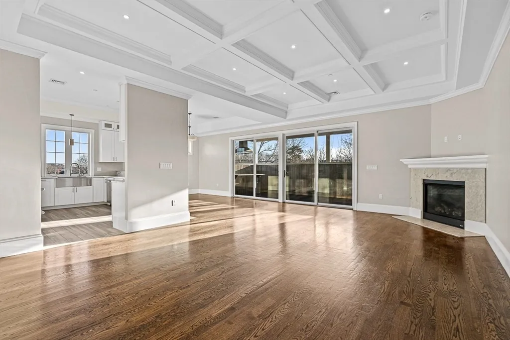 3 bed, 2 bath apartment for rent at 846 Main St Unit 3, Winchester — photo 2 of 36