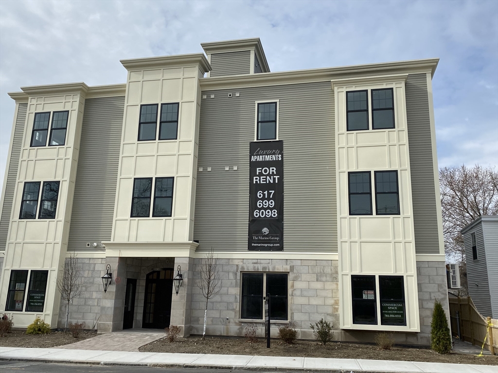 3 bed, 2 bath apartment for rent at 846 Main St Unit 4, Winchester — photo 17 of 18