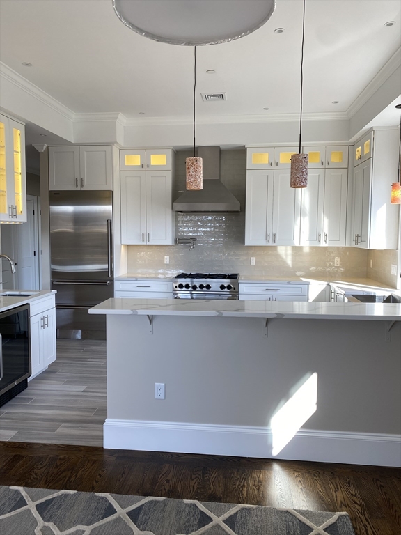 3 bed, 2 bath apartment for rent at 846 Main St Unit 4, Winchester — photo 4 of 18