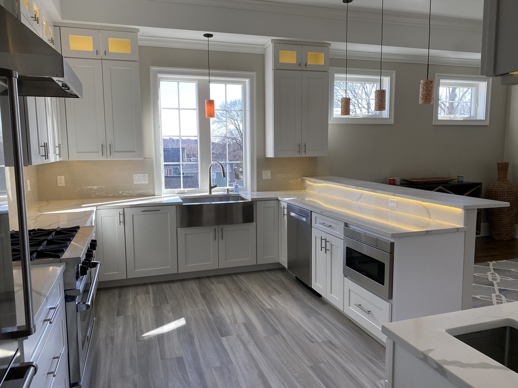 3 bed, 2 bath apartment for rent at 846 Main St Unit 4, Winchester — photo 14 of 18