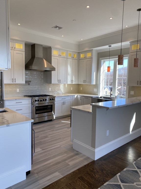 3 bed, 2 bath apartment for rent at 846 Main St Unit 4, Winchester — photo 10 of 18