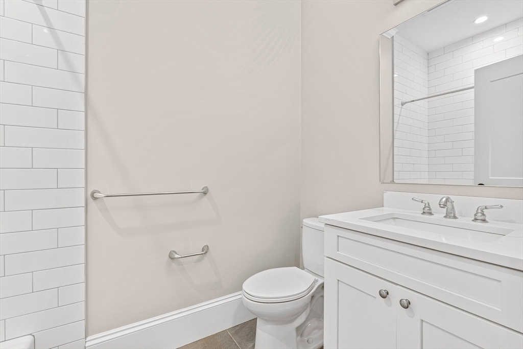 3 bed, 2 bath apartment for rent at 846 Main St Unit III, Winchester — photo 25 of 35