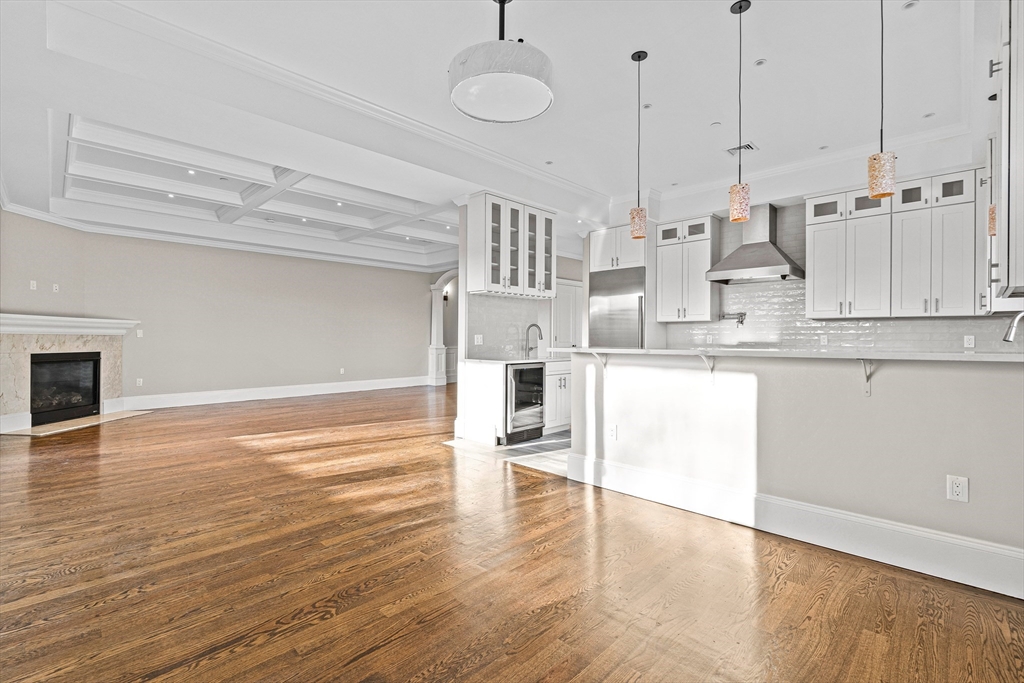 3 bed, 2 bath apartment for rent at 846 Main St Unit III, Winchester — photo 3 of 35