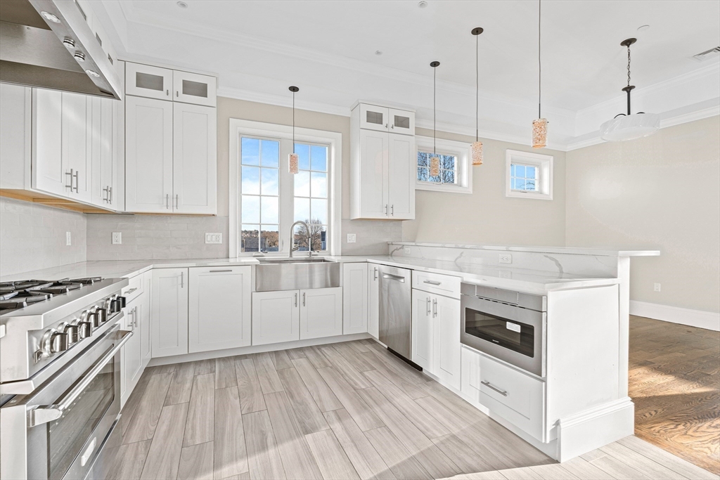3 bed, 2 bath apartment for rent at 846 Main St Unit III, Winchester — photo 1 of 35