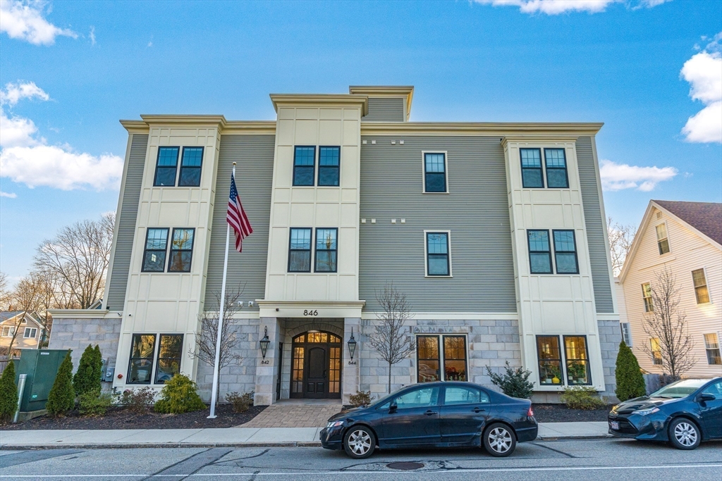 3 bed, 2 bath apartment for rent at 846 Main St Unit IV, Winchester — photo 5 of 36