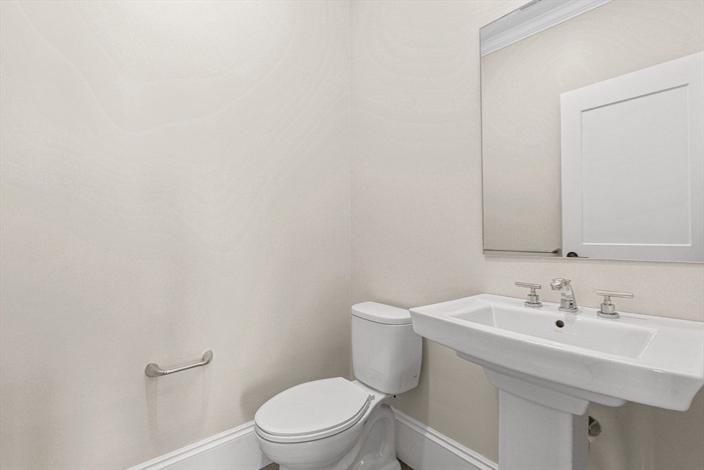 3 bed, 2 bath apartment for rent at 846 Main St Unit IV, Winchester — photo 25 of 36