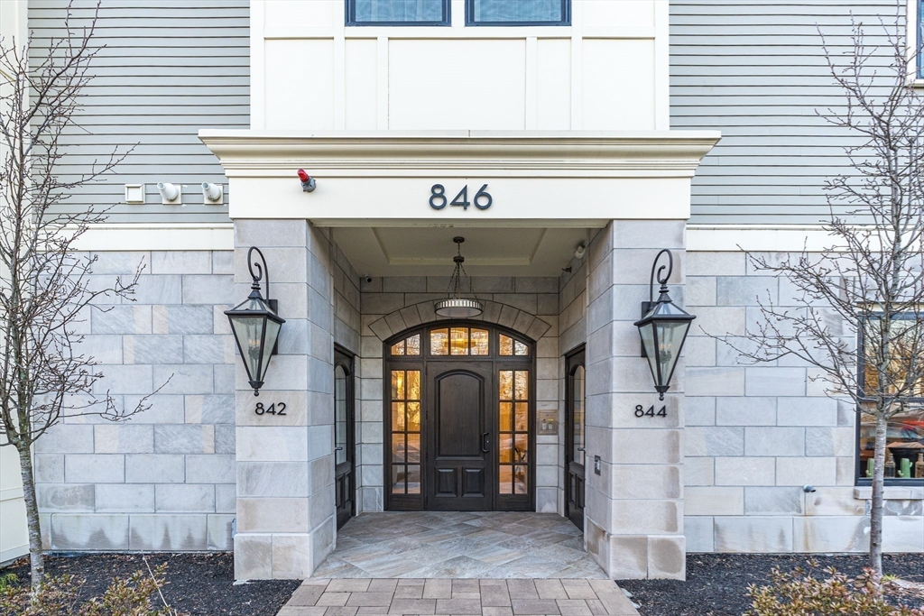 3 bed, 2 bath apartment for rent at 846 Main St Unit IV, Winchester — photo 6 of 36